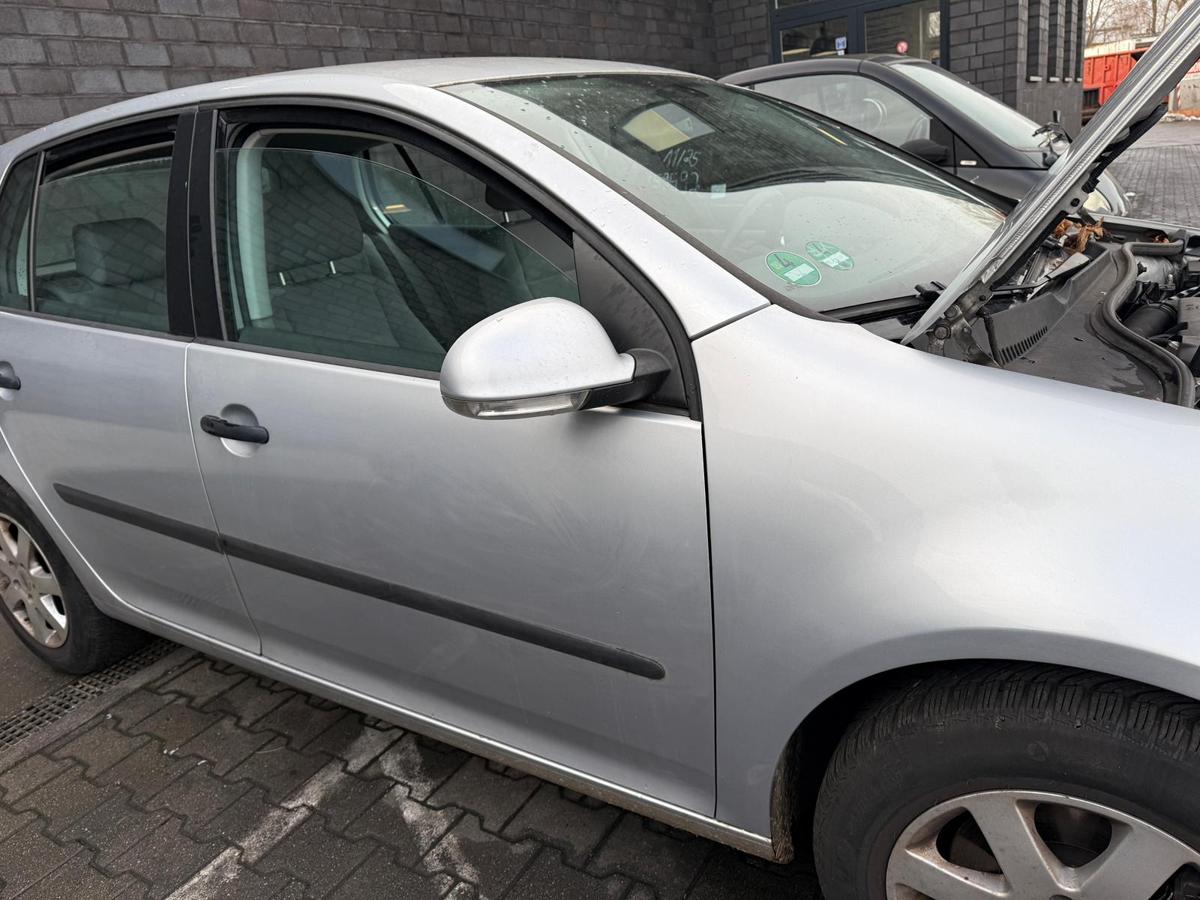 VW Golf 5 original T&uuml;r vorn rechts LA7W Reflexsilber 5 T&uuml;rer Flie&szlig;heck Rohbau BJ04